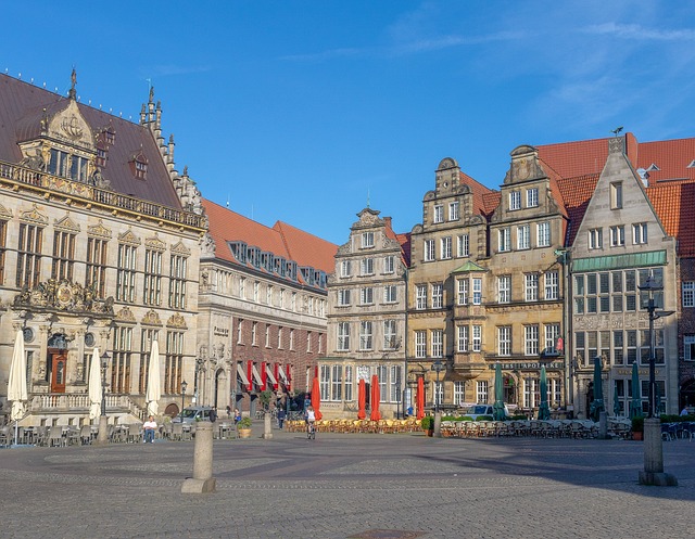 Märchenhafte Pfade: Schlösser und Burgen von Hanau bis Bremen